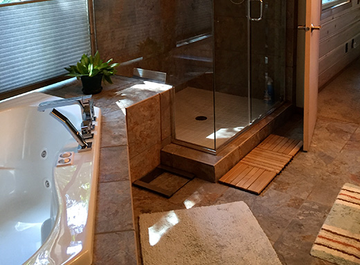 Bathroom - Shower & Tub